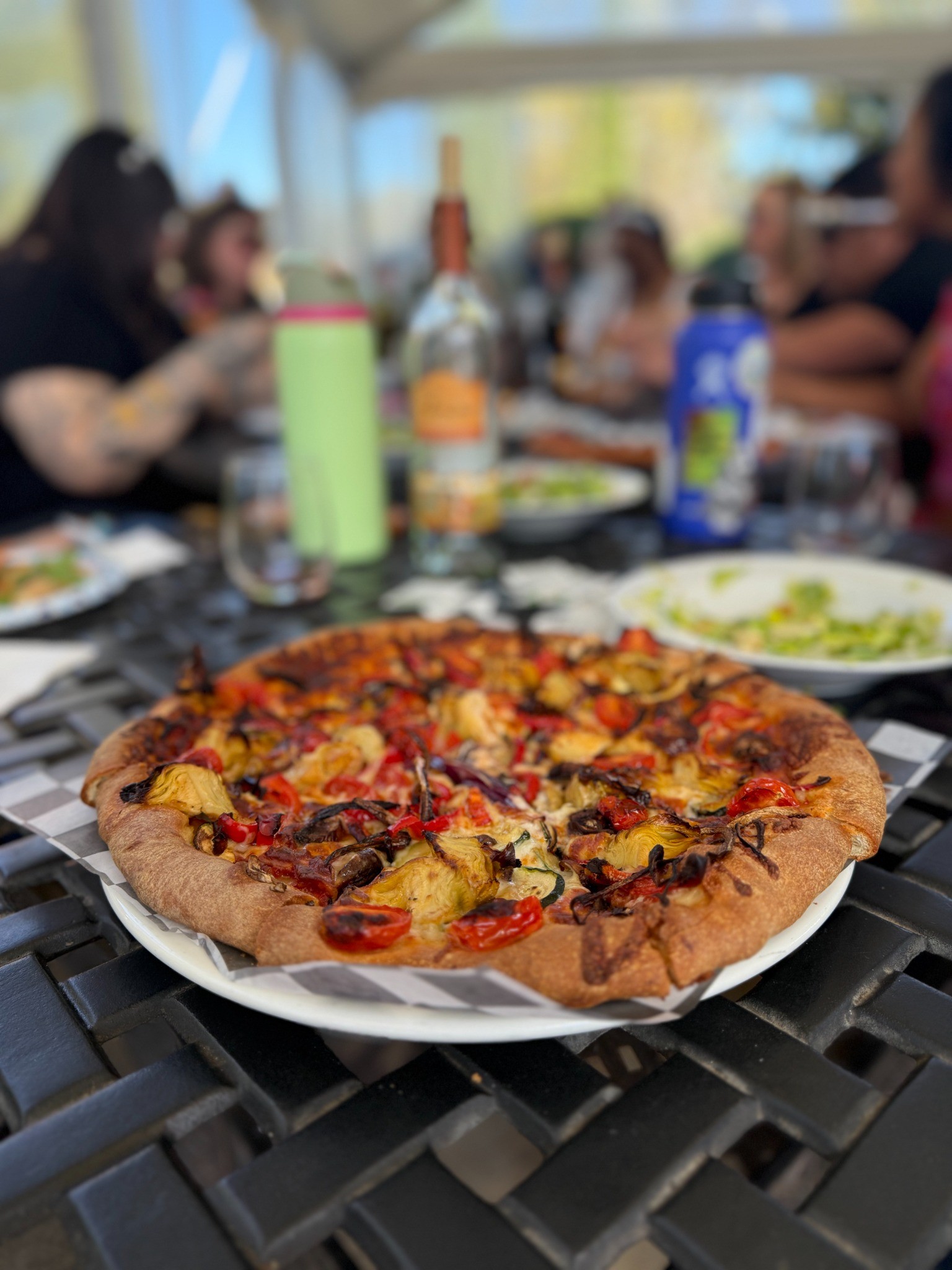 Wood-fired pizza and a relaxed lunch stop during an Amador wine tour